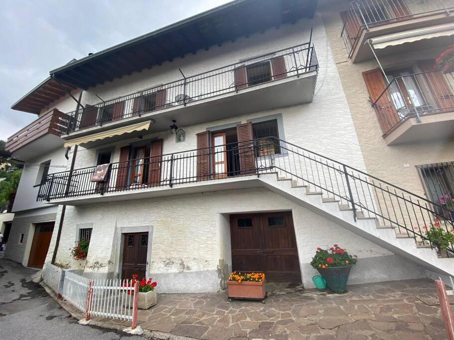 Casa Vacanze Il Pettirosso. Pisogne Eksteriør billede
